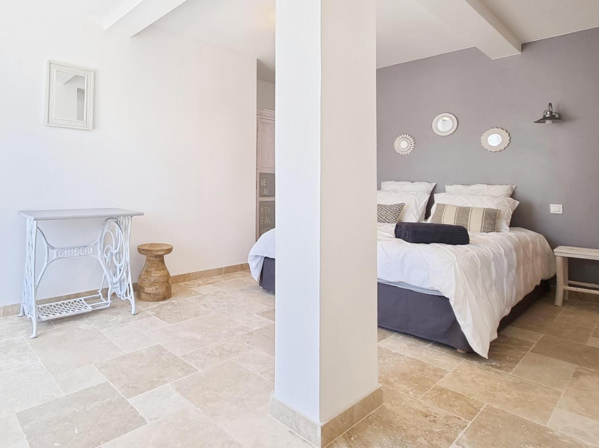 مبيت وإفطار بيرنيه لو فونتينز Cosy En Provence - Piscine Chauffee De Mai A Septembre الغرفة الصورة